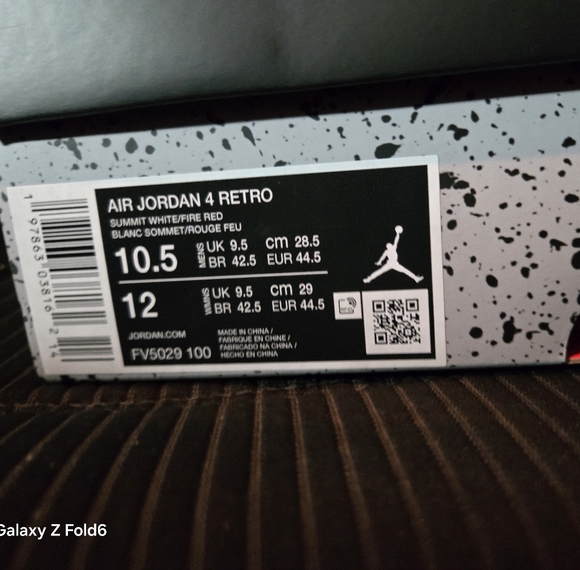 Jordan 4 Retro OG white Cement 2025 - Picture 10 of 10